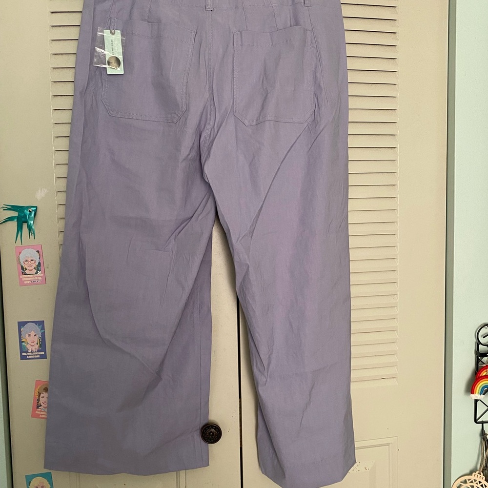 Women’s Pants - Picture 2 of 6